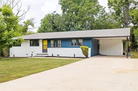 3842 Brookcrest Cir, Decatur, GA 30032