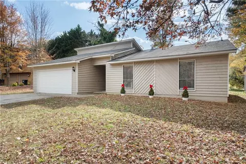 439 Ridgetop Dr NW, Acworth, GA 30102
