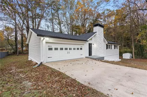 5658 Macedin Dr, Douglasville, GA 30135