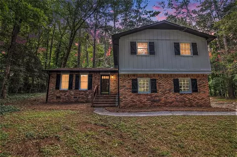 608 Pamela Ct, Lawrenceville, GA 30044