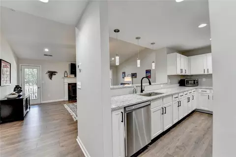 324 Teal Ct, Roswell, GA 30076