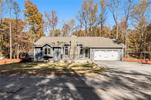54 Chalet Dr, Sautee Nacoochee, GA 30571