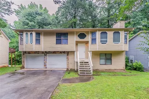 2218 Lowtrail Ct, Lithonia, GA 30058