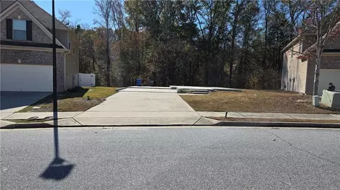 7681 Bowhead Ct, Fairburn, GA 30213