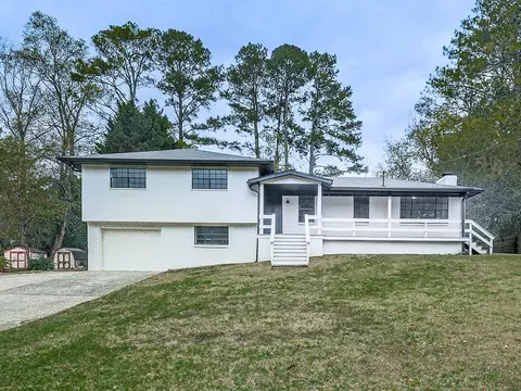 421 Creek Valley Dr, Woodstock, GA 30188
