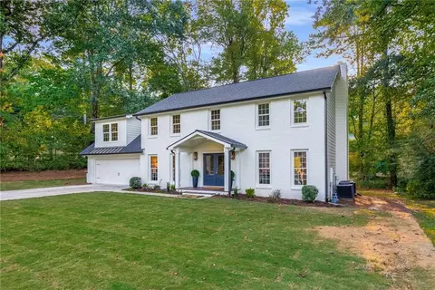 4942 Lakeland Woods Ct, Dunwoody, GA 30338