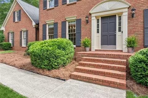 6165 Pin Oak Ln, Alpharetta, GA 30005
