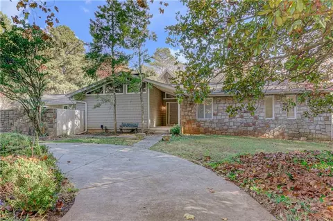 5435 High Point Rd, Atlanta, GA 30342