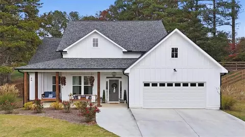 218 Newtown Rd NE, Calhoun, GA 30701