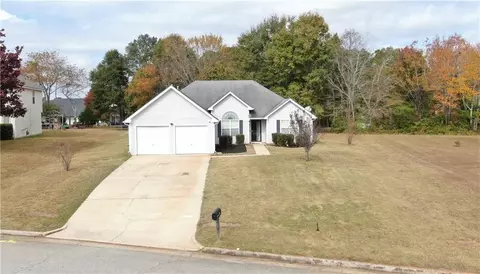 4147 Green Field Dr, Douglasville, GA 30135
