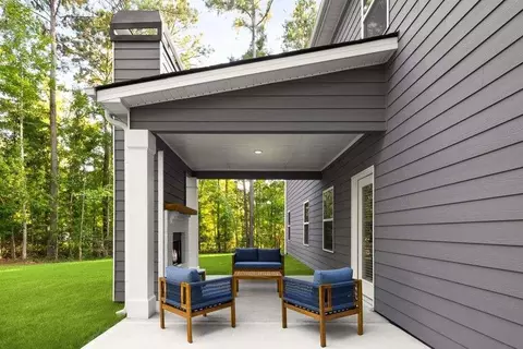 Exterior - 142 Post Oak Dr, Jackson, GA 30233 photo 4 of 5