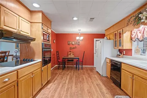 Kitchen - 404 Davis Rd W, Fairmount, GA 30139 photo 2 of 4