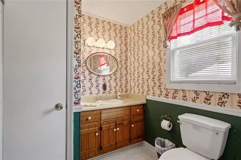 Bath - 404 Davis Rd W, Fairmount, GA 30139 photo 1 of 4