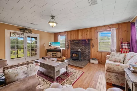 Living - 404 Davis Rd W, Fairmount, GA 30139 photo 1 of 4