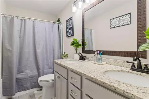 Bath - 199 Red Tail Cir, Byron, GA 31008 photo 1 of 2