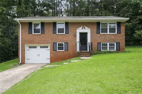 2444 Rolling View Dr SE, Smyrna, GA 30080
