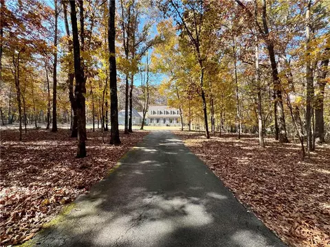 135 Oakmont Ct, Winterville, GA 30683
