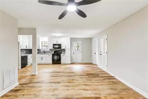 122 Capitol Ave, Winder, GA 30680 photo 9