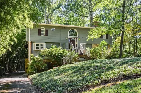 852 Hickory Dr SW, Marietta, GA 30064