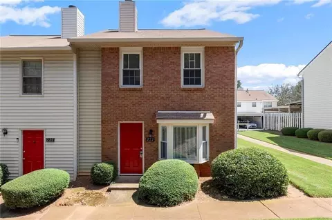 222 Mill Creek Pl, Roswell, GA 30076