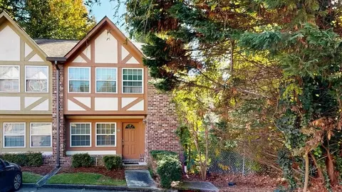 2825 NExpressway Expy NE #L4, Atlanta, GA 30345