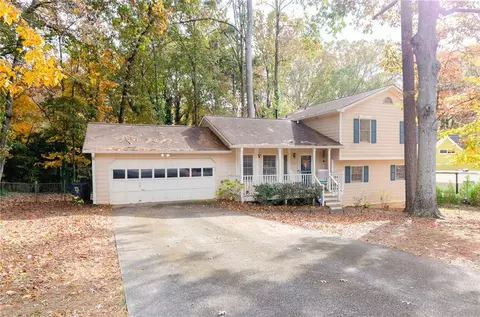 727 Cedar Valley Trce, Lawrenceville, GA 30043