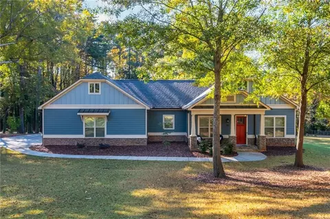 4311 Pineview Dr, Powder Springs, GA 30127
