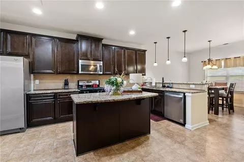 Kitchen - 601 Stream Ct, Fairburn, GA 30213 photo 4 of 4