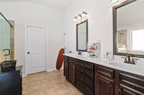 Entry Way - 601 Stream Ct, Fairburn, GA 30213 photo 4 of 6