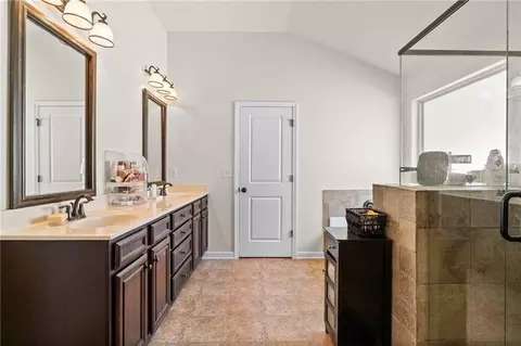 Entry Way - 601 Stream Ct, Fairburn, GA 30213 photo 5 of 6