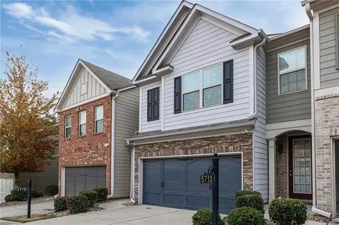 5715 Radford Loop, Fairburn, GA 30213 photo 2