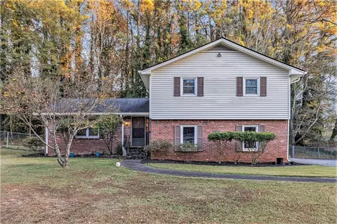 3826 Green Bay Dr, Lawrenceville, GA 30044