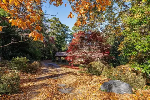 4961 Long Island Dr NW, Sandy Springs, GA 30327