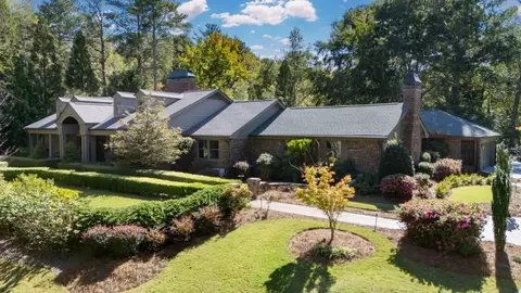 320 Long Glen Dr, Atlanta, GA 30327