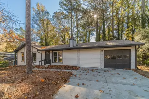 4046 Jami Ln, Snellville, GA 30039
