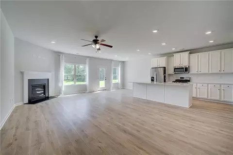 Living - 700 Relic Rdg, Hampton, GA 30228 photo 7 of 8