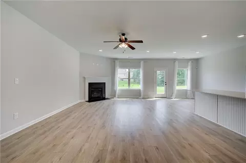 Living - 700 Relic Rdg, Hampton, GA 30228 photo 6 of 8
