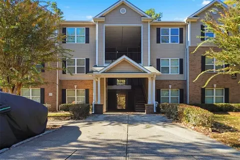8201 Fairington Ridge Cir, Lithonia, GA 30038
