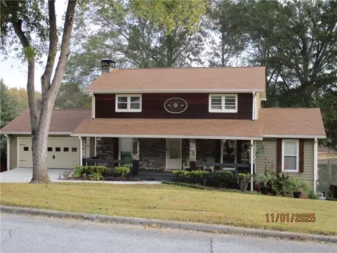 4405 Bending River Trl SW, Lilburn, GA 30047