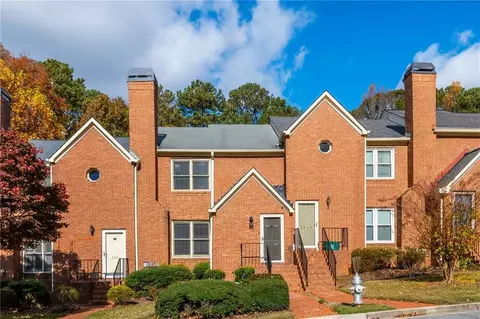 2640 Holcomb Springs Dr, Alpharetta, GA 30022