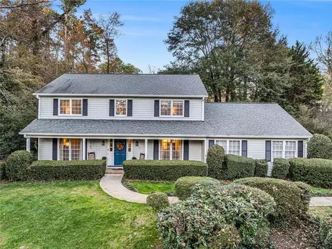 400 Robin Ct, Roswell, GA 30076