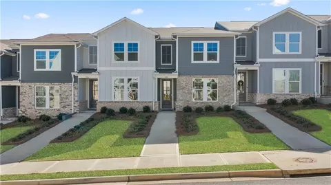 495 Crown Dr, Emerson, GA 30137