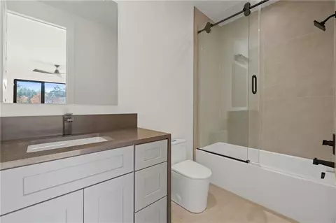 Bath - 520 Heathmill Ct, Milton, GA 30004 photo 8 of 9