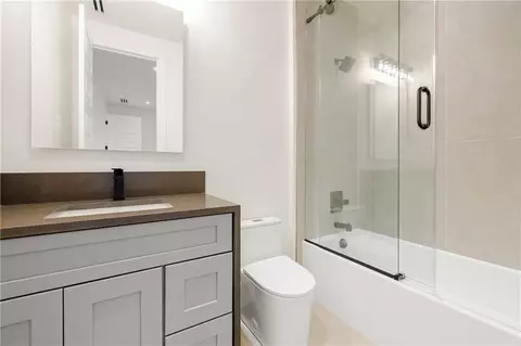 Bath - 520 Heathmill Ct, Milton, GA 30004 photo 6 of 9