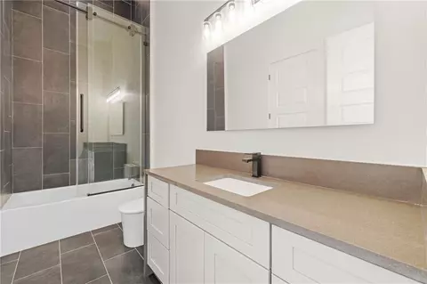 Bath - 520 Heathmill Ct, Milton, GA 30004 photo 1 of 9