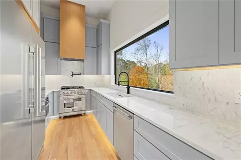 Kitchen - 520 Heathmill Ct, Milton, GA 30004 photo 4 of 4