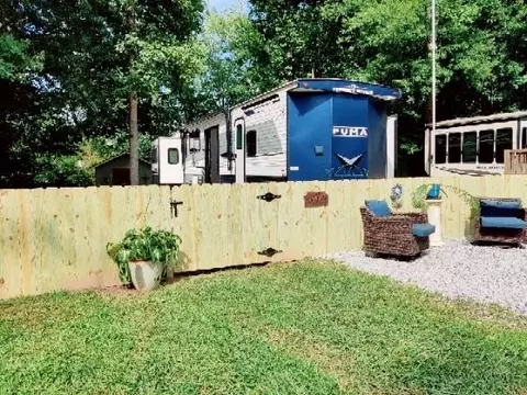 281 Leisure Acres Dr, Cleveland, GA 30528