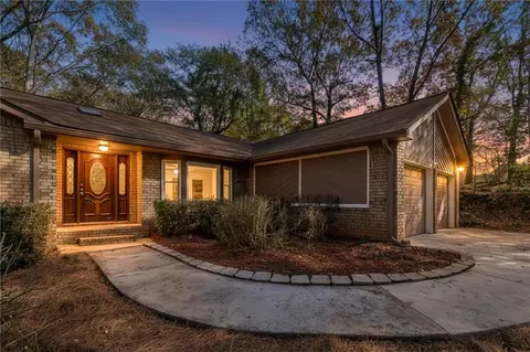 470 Battersea Dr, Lawrenceville, GA 30044
