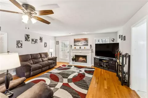 244 State St, Commerce, GA 30529 photo 9