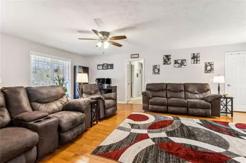 244 State St, Commerce, GA 30529 photo 12